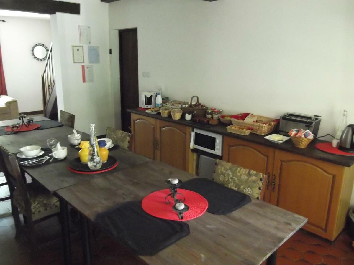 Bed and Breakfast 43 Rue Des Quarts Ménesplet Exterior foto