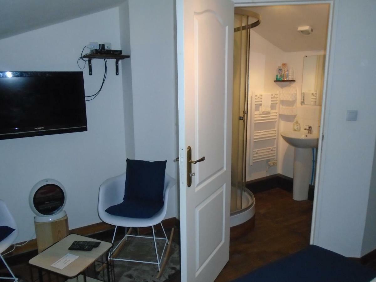 Bed and Breakfast 43 Rue Des Quarts Ménesplet Exterior foto